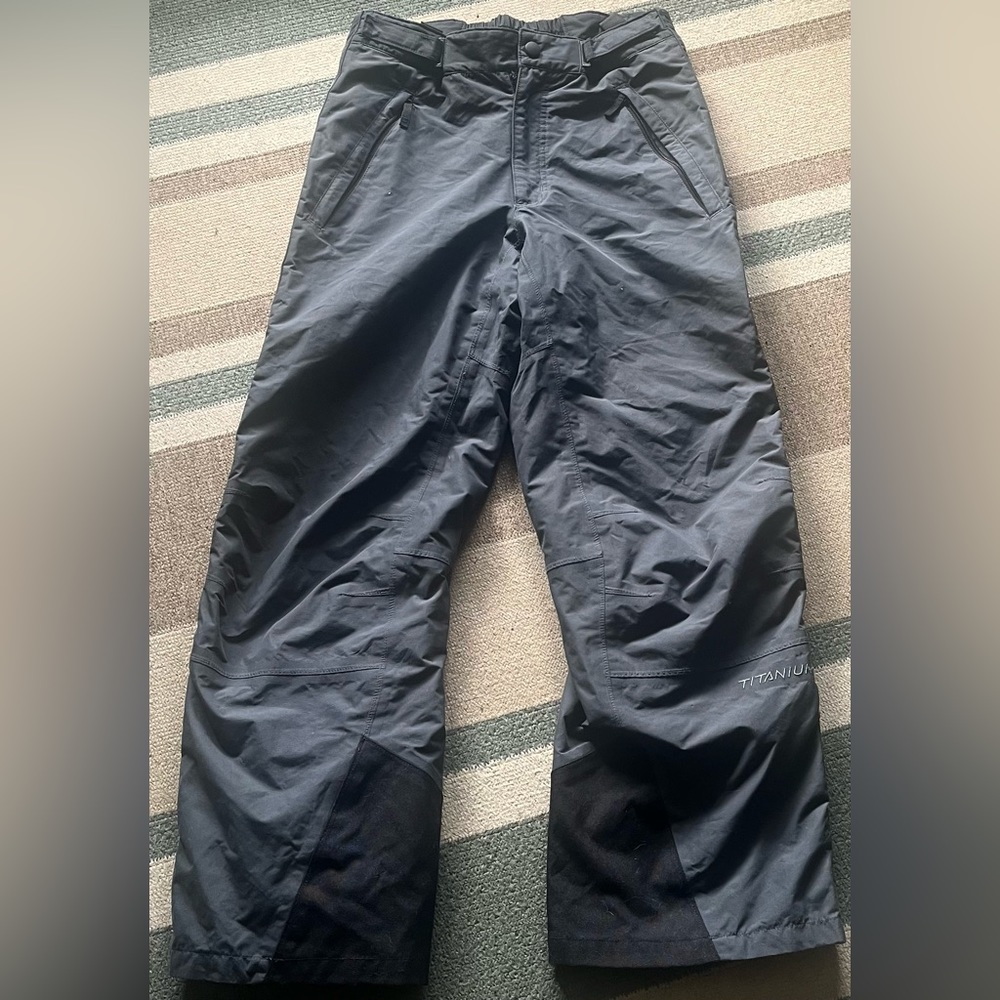 Columbia.sz.small. Titanium snow/ ski pants. With the waterproof technology